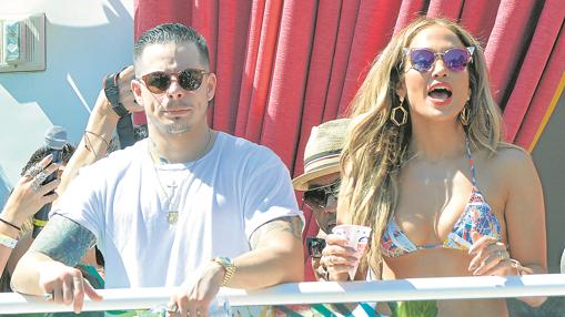 Con el bailarín Casper Smart, 18 años más joven que ella, tampoco cuajó