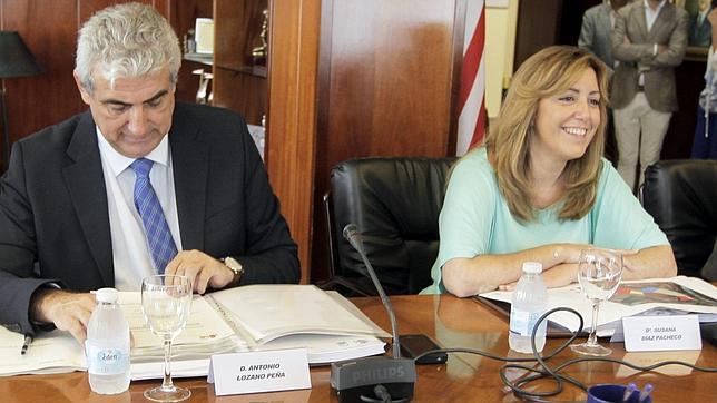 Susana Díaz ayer en Cádiz junto a su «número dos», Antonio Lozano
