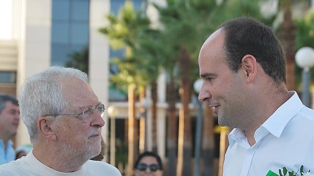 Rojas Marcos y el candidato local Alejandro Santos