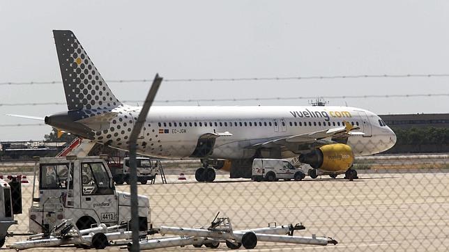 El aeropuerto de Sevilla estrena nueva ruta con Valencia a través de ...