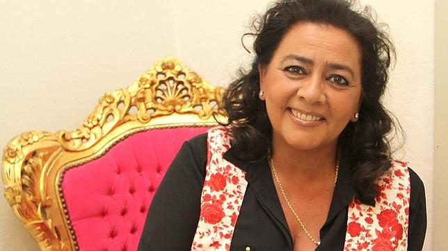 La cantante María del Monte