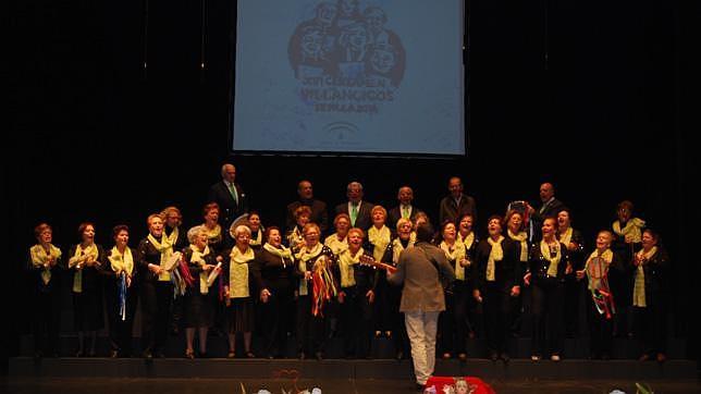 Actuación del coro de Dos Hermanas en el Certamen de Villancicos