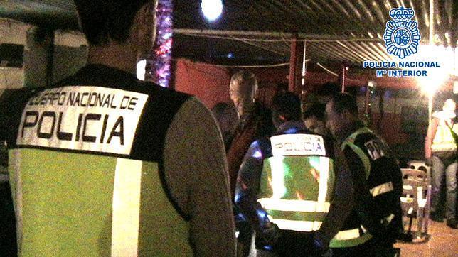Agentes de la Policía, en el cortijo habilitado como club de alterne