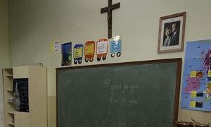 Padres amenazan con acudir al juez si la Junta retira crucifijos de las aulas