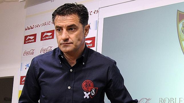 Míchel pone las pilas a Negredo, Campaña y Jesús Navas