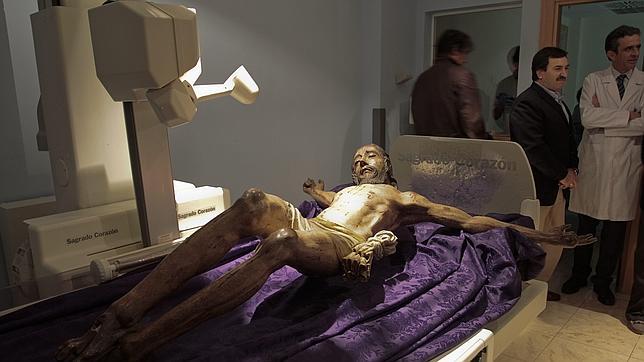 El Cristo de la Vera Cruz de Umbrete, en la consulta del médico