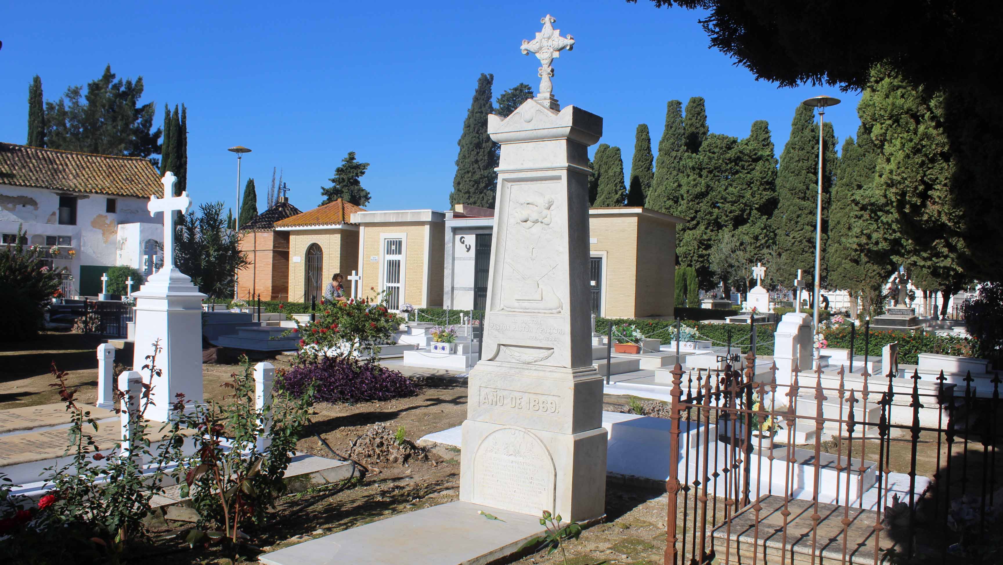 La fosa común ha sido hallada en el denominado patio de San Francisco del Cementerio de Utrera