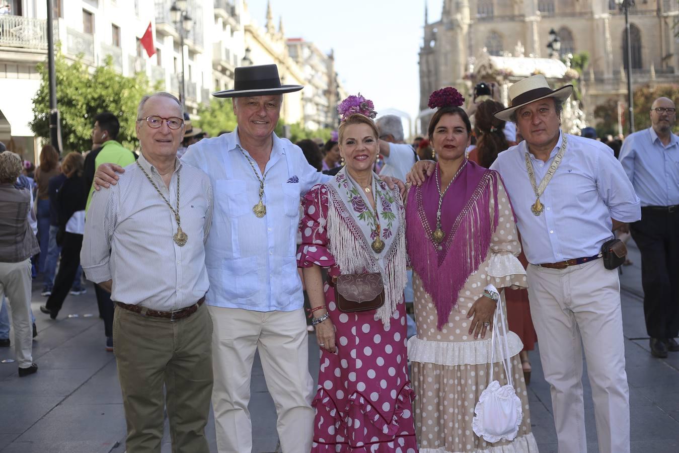 En imágenes, salida de la hermandad del Rocio de Sevilla ...