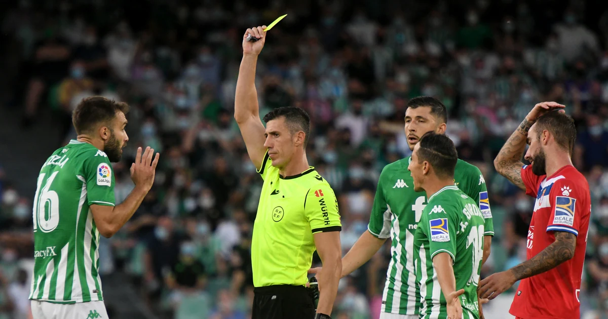 soplo Intolerable Reino Betis - Espanyol: el fútbol injusto y el juez protagonista (2-2)