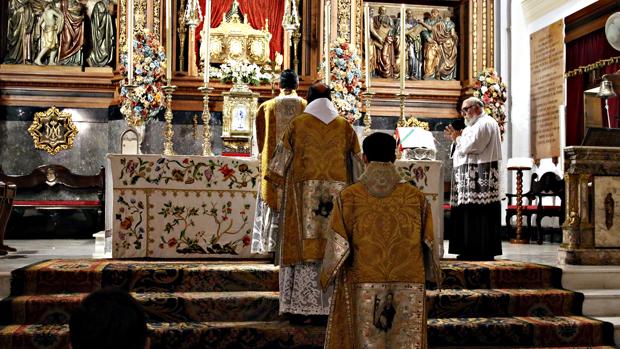 Un momento de la celebración en la basílica de San Juan de Ávila en Montilla