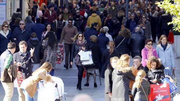 Ambiente de compras en el Centro de Córdoba