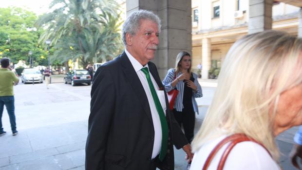 El perito del Estado en el juicio del caso ERE, Angel Turrion, en la Audiencia de Sevilla