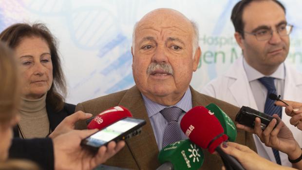El consejero de Salud y Familias, Jesús Aguirre