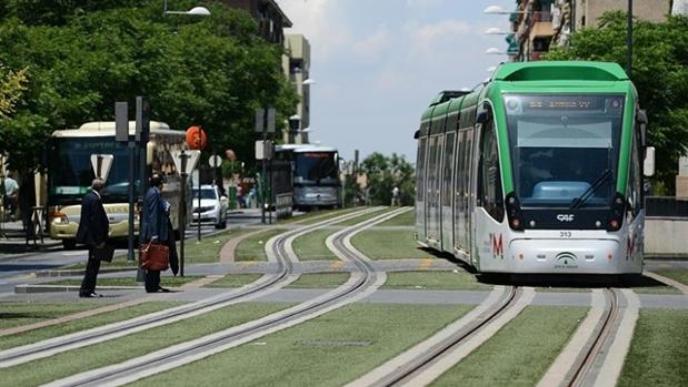 El metro de Granada presenta un descuadre millonario en las cuentas.