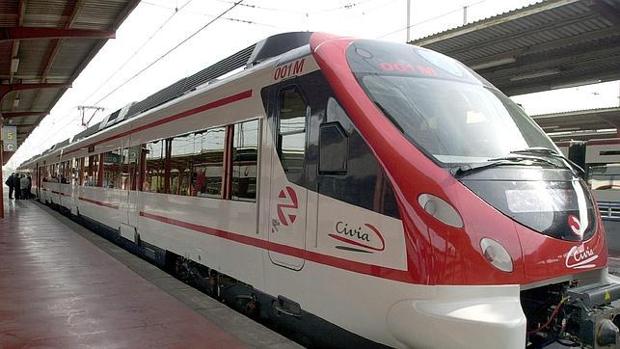 Un tren de media distancia de Renfe