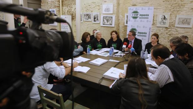 Rueda de prensa de la asociación Stop Impuesto Sucesiones