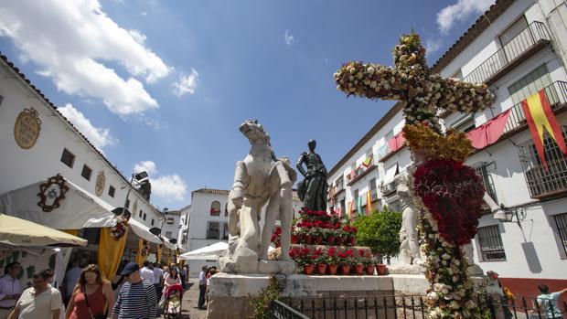Cruz de Mayo de la Plaza de Santa Marina