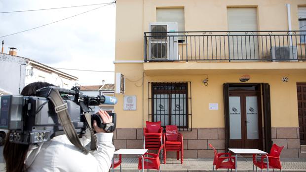 Puerta del bar de Bobadilla donde la soldado dijo haber sido drogada antes del episodio de abusos
