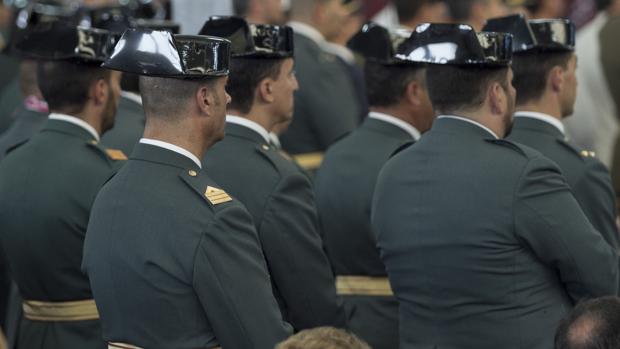 Un grupo de agentes de la Guardia Civil