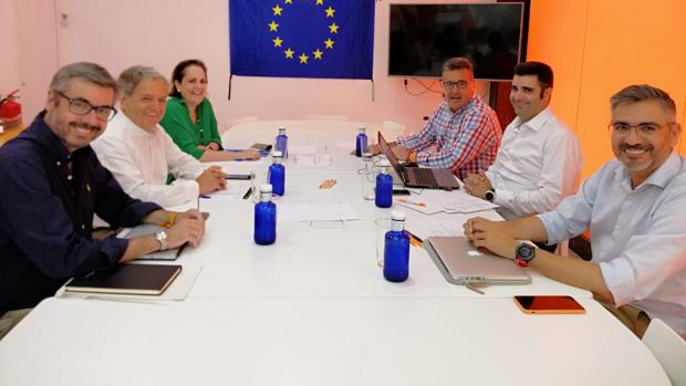 Reunión de PP y Ciudadanos para cerrar el acuerdo