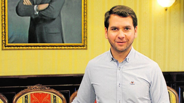 Fernando Priego en el salón de plenos del Consistorio