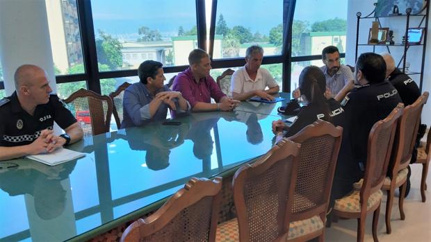 Imagen de la reunión de coordinación de seguridad para la Feria de La Línea