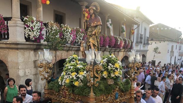 En procesión de San Roque