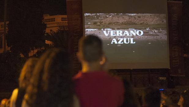 Nerja celebra los 40 años del inicio del rodaje de Verano Azul emitiendo seis capítulos