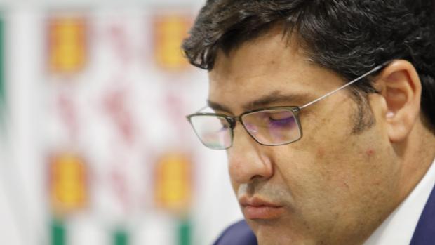 León, en una rueda de prensa