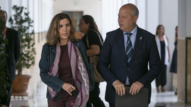 La consejera de Empleo, Formación y Trabajo Autónomo, Rocío Blanco, y el consejero de Educación, Javier Imbroda