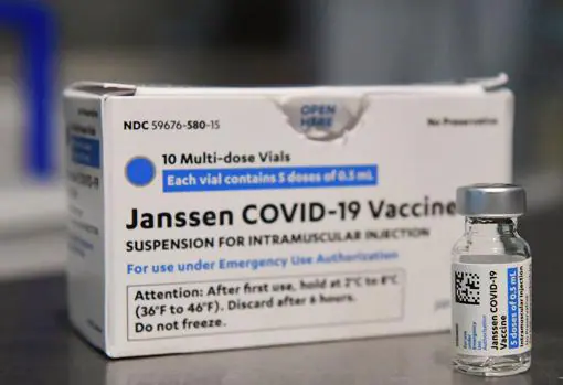 Un vial de la vacuna de Janssen