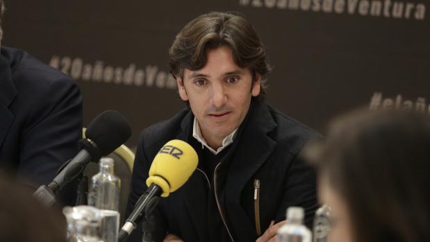 El rejoneador en la presentación de actividades por los 20 años de alternativa