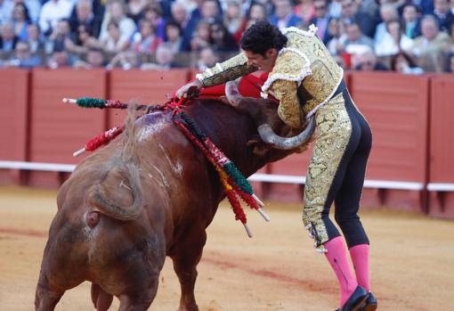 Estocada a matar o mori de Talavante al tercer toro
