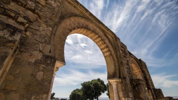 Uno de los arcos de herradura de Medina Azahara