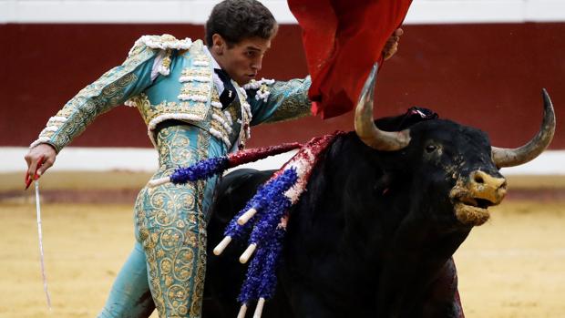 Ginés Marín, en un pase de pecho