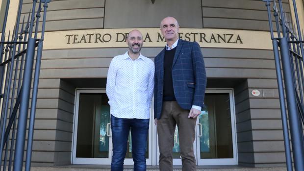 El nuevo director del Maestranza, Javier Menéndez, y Antonio Muñoz