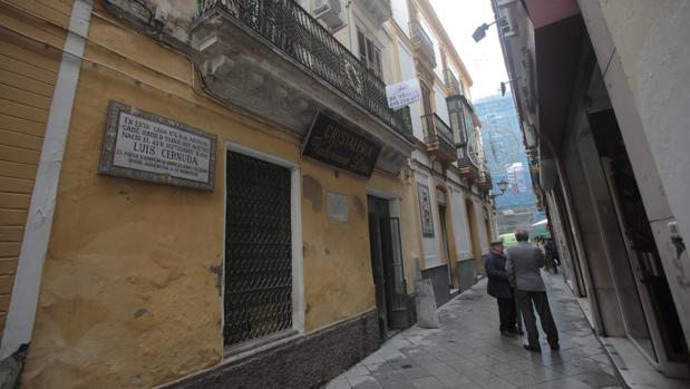 Fachada de la casa natal de Luis Cernuda en la calle Acetres