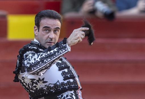 Enrique Ponce cortó una oreja al segundo toro