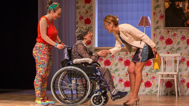 Helena Lanza, Enriqueta Carballeira y Blanca Oteyza, en «Se vende»