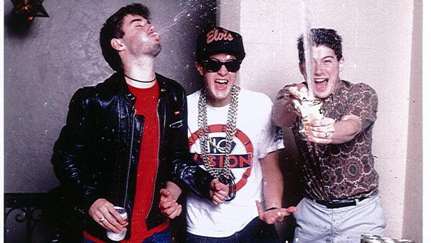 Los integrantes de los Beastie Boys, en pleno desmadre
