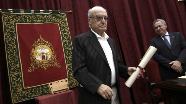 Luis Gordillo ha recibido el VI Premio de Cultura de la Universidad de Sevilla