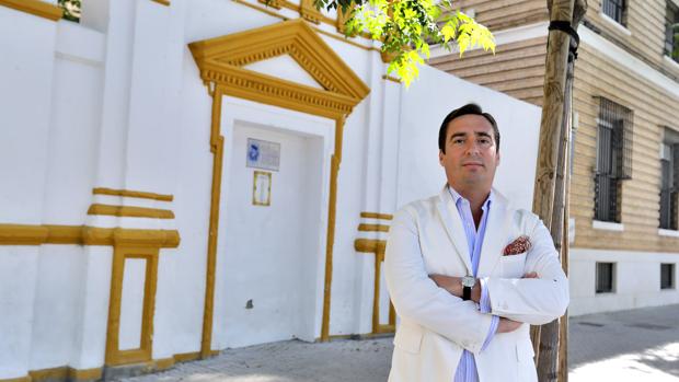 José María Garzón en la única puerta en pie de la Plaza de Toros Monumental de Sevilla