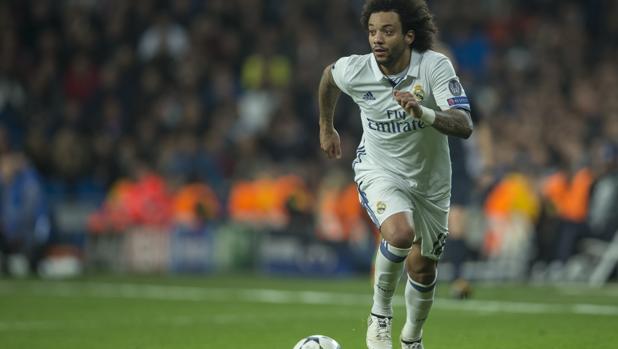Marcelo se enfrentará a su amigo Neymar, al que desearía ver en el Real Madrid