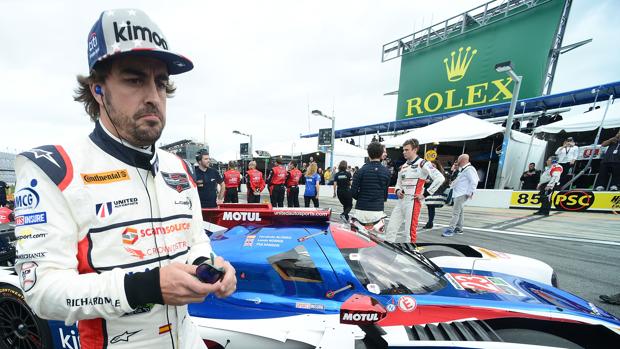 Ferando Alonso, antes de la salida de las 24 Horas de Daytona