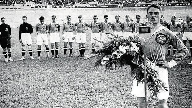 Nikolái Stárostin pronuncia un discurso con ocasión de un partido entre la URSS y Turquía (1934)