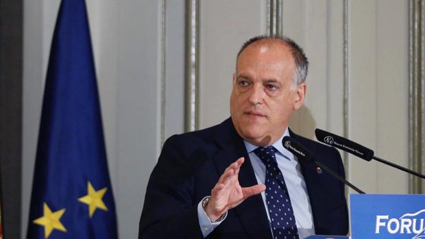 El presidente de LaLiga, Javier Tebas, durante su intervención en un desayuno de Fórum Europa en Madrid
