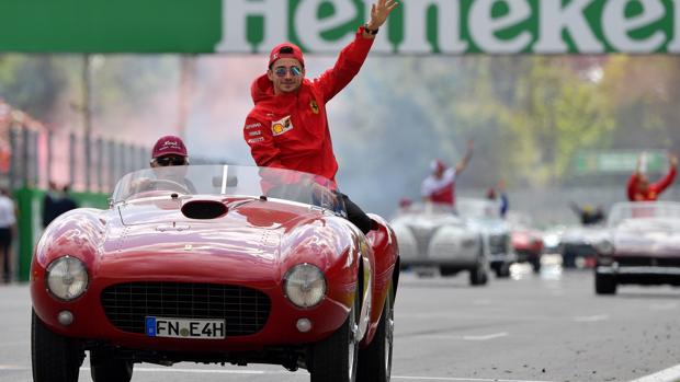 Leclerc antes de la carrera en Monza