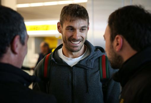 Xisco Jiménez, a su llegada al aeropuerto de Montevideo