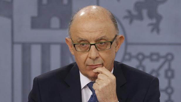 El ministro de Hacienda, Cristobal Montoro, durante el último consejo de ministros