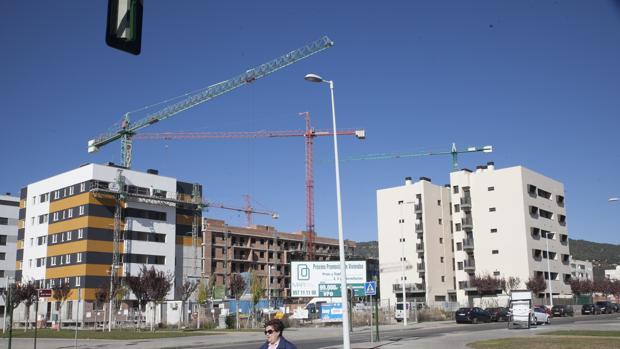 Las comunidades autónomas con mayor número de hipotecas constituidas sobre viviendas en agosto han sido Andalucía (5.984), Madrid (5.000) y Cataluña (4.432)
